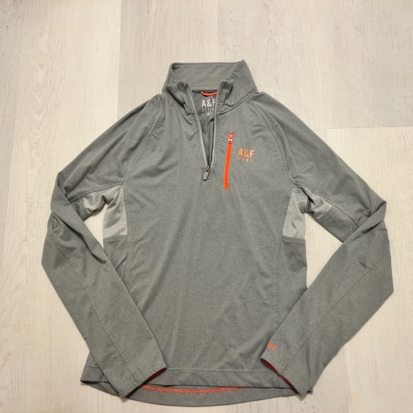 A&F SWEATER - Picture 3 of 3